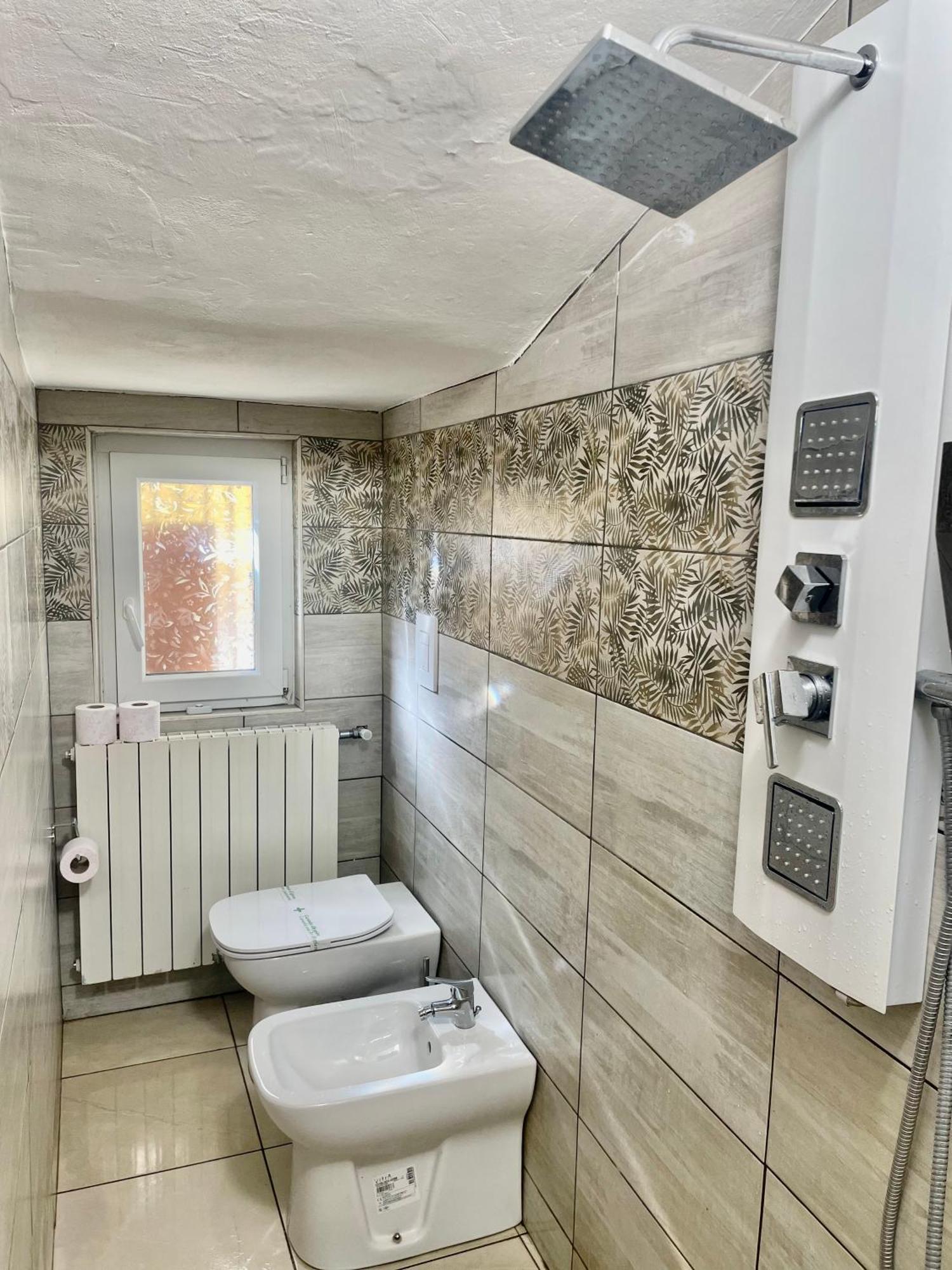 Room Malpensa - Servizio Taxi Mxp Da 20 Euro Lonate Pozzolo Exterior foto