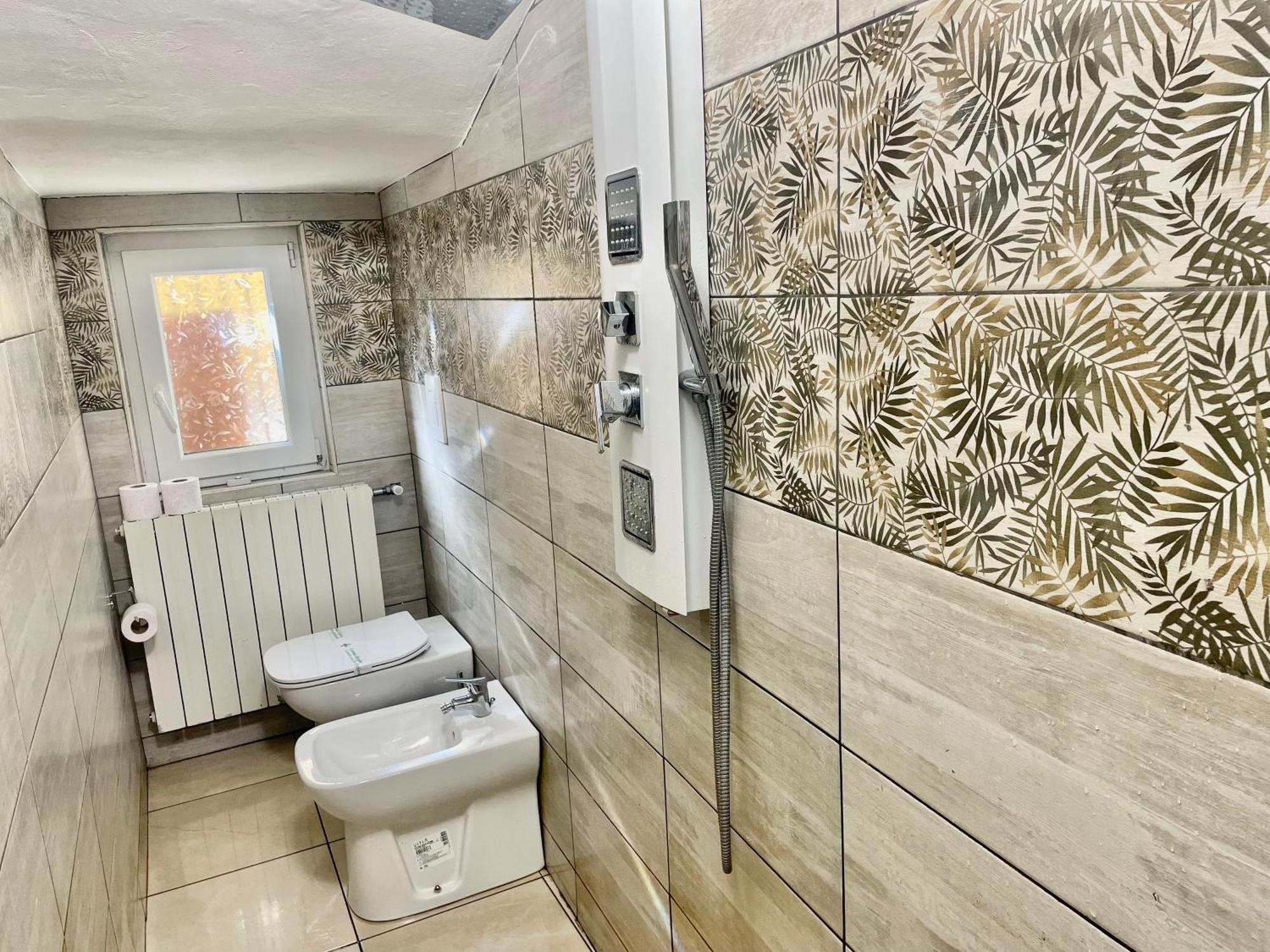 Room Malpensa - Servizio Taxi Mxp Da 20 Euro Lonate Pozzolo Exterior foto